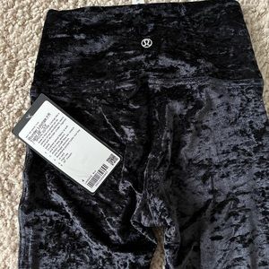NWT Lululemon Wunder Under Sz 4